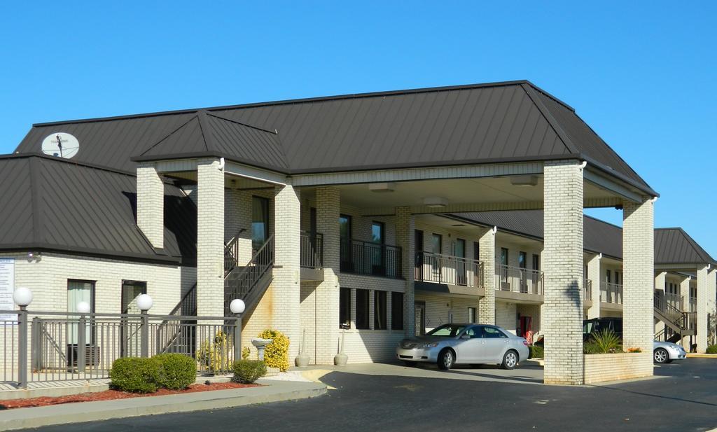Deluxe Inn And Suites York Buitenkant foto